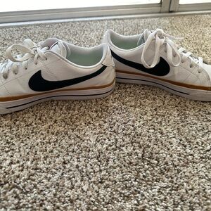 Nike court size 9 women